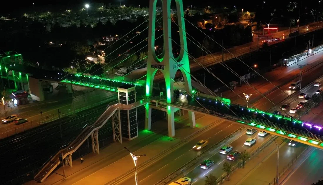 Kocaeli Büyükşehir Belediyesi ekipleri,