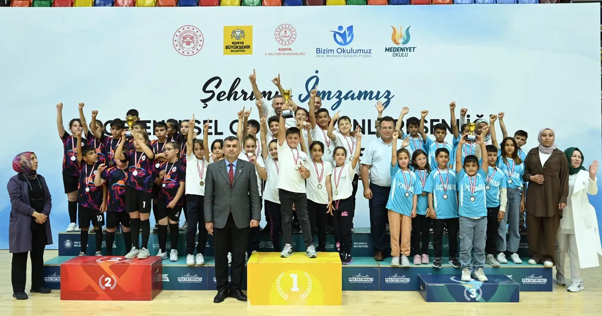 Konya'da 'geleneksel oyunlar' ödüllendirildi