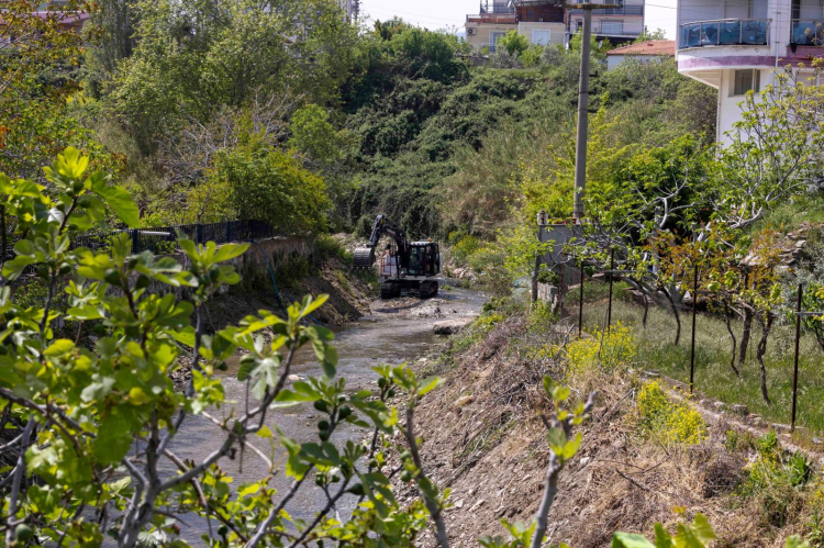 Körfezle buluşan derelerde temizlik seferberliği