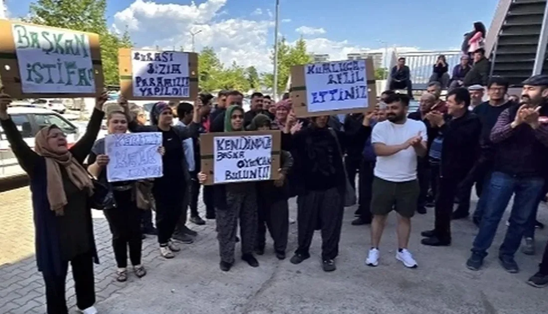 Antalya Kumluca Pazaryeri’nde belediye