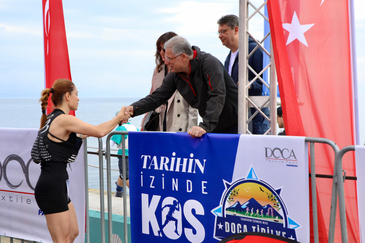 Mudanya'da 19 Mayıs'a özel koşu... 367 sporcu doğa ve tarihin izinde koştu