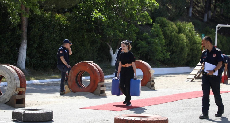 Muğla'da itfaiye adayları istihdam için ter döktü