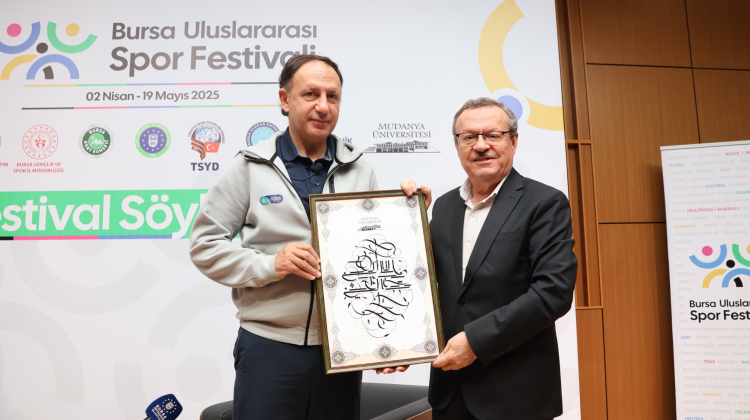 Orhun Ene spor söyleşı̇lerı̇'nde gençlerle buluştu