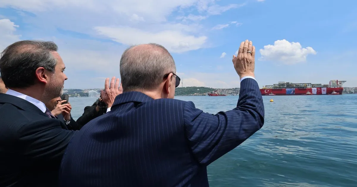 'Osman Gazi' Karadeniz'e uğurlandı