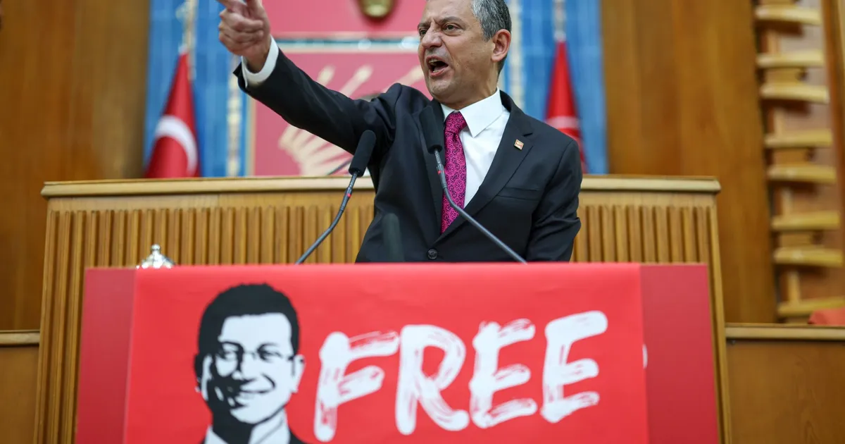 Özgür Özel: Hesabı darbecilerden soracağız!