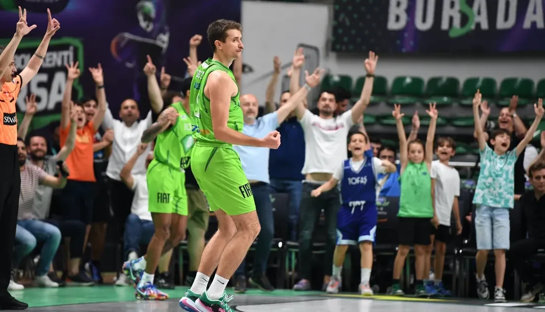 TOFAŞ Basketbol Takımı, sahasında