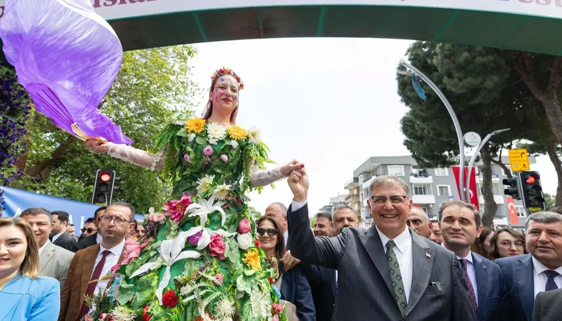 İzmir Büyükşehir Belediye Başkanı