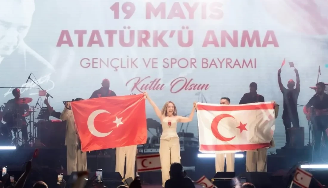 Sevilen sanatçı Ziynet Sali,