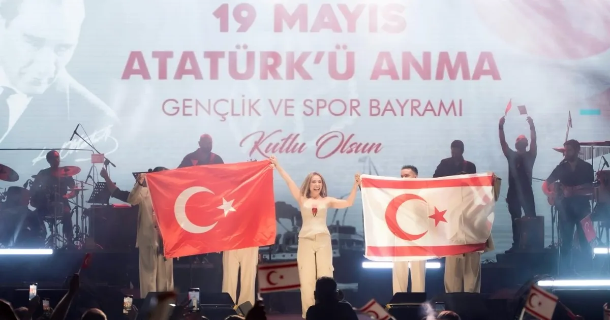 Ziynet Sali’den Kıbrıs’ta coşkulu bayram kutlaması