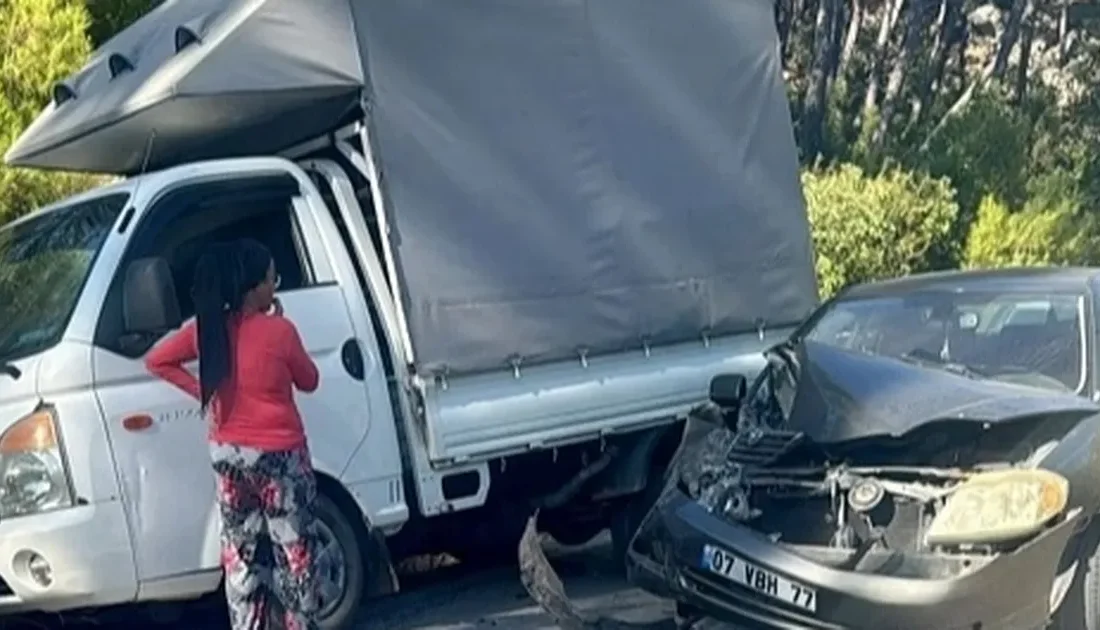 Antalya’nın Kumluca ilçesinde otomobilin