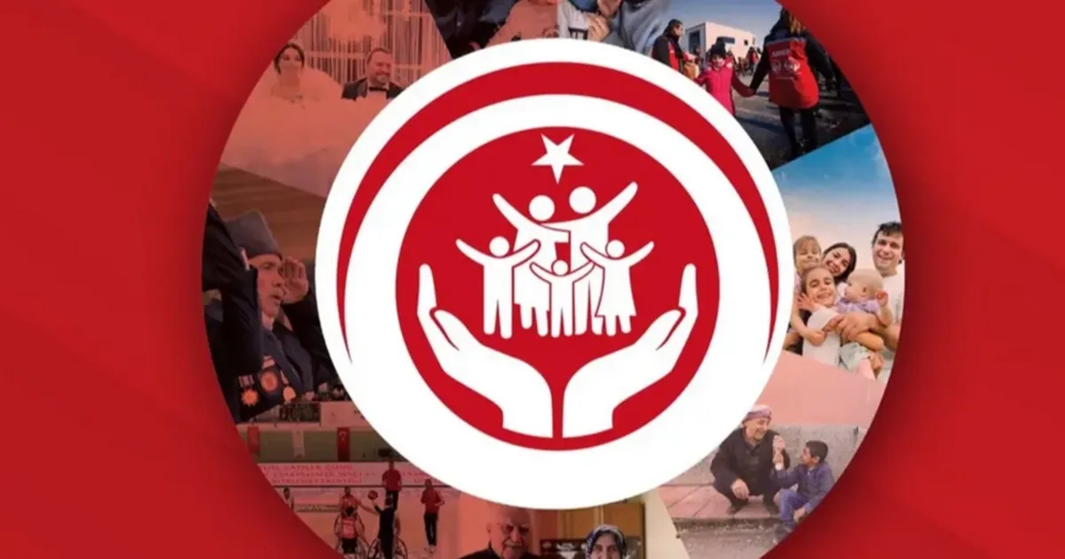 Bakanlıktan örnek yaklaşım… Panoya zarar veren gençlerle sağduyulu çözüm