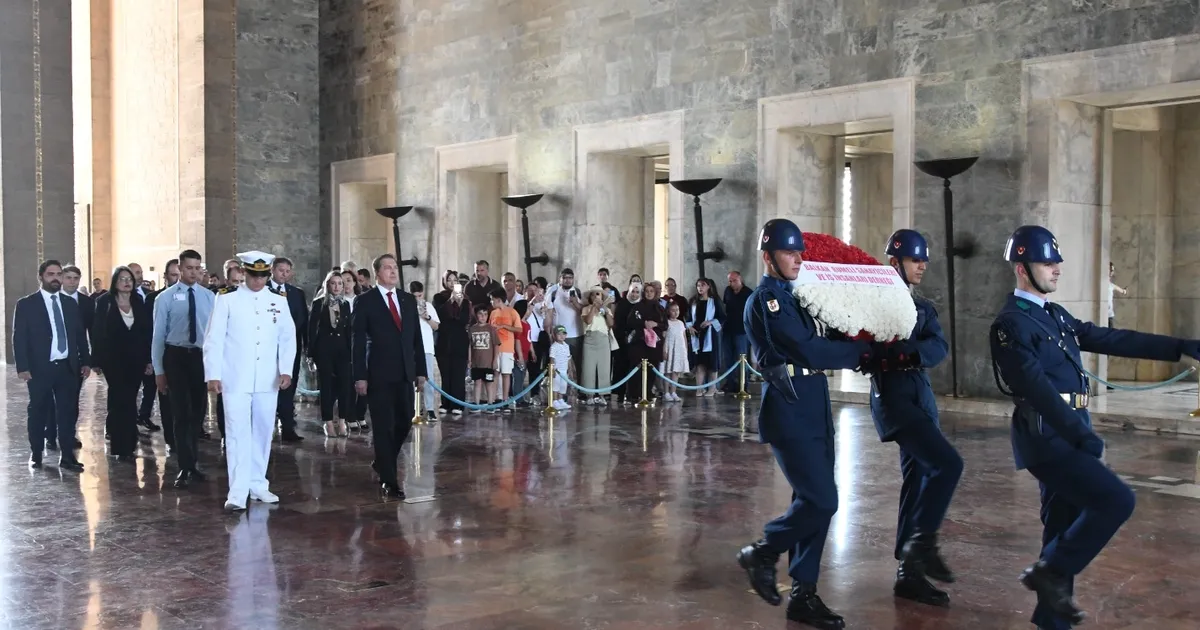 BALKANTÜRKSİAD yönetiminden Anıtkabir ziyareti