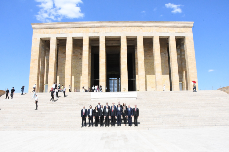 BALKANTÜRKSİAD yönetiminden Anıtkabir ziyareti