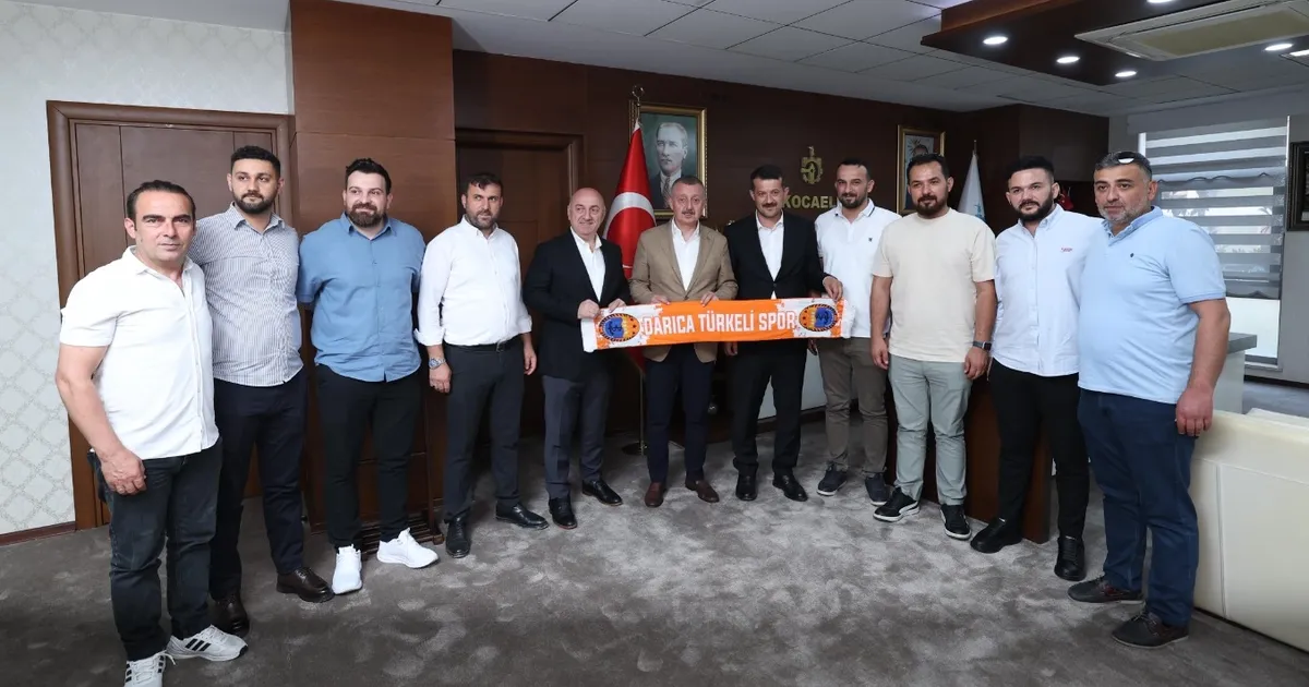 Başkan Büyükakın şampiyon sporcuları ağırladı