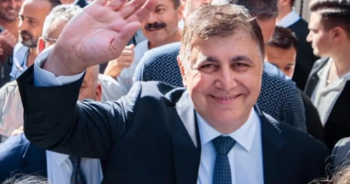 Başkan Tugay’dan greve karşı dayanışma çağrısı