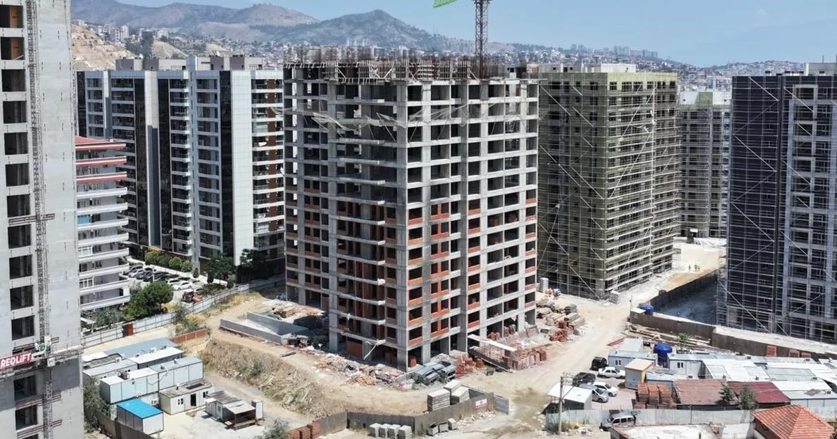Başkan Tugay'dan Örnekköy’de kentsel dönüşüm denetimi