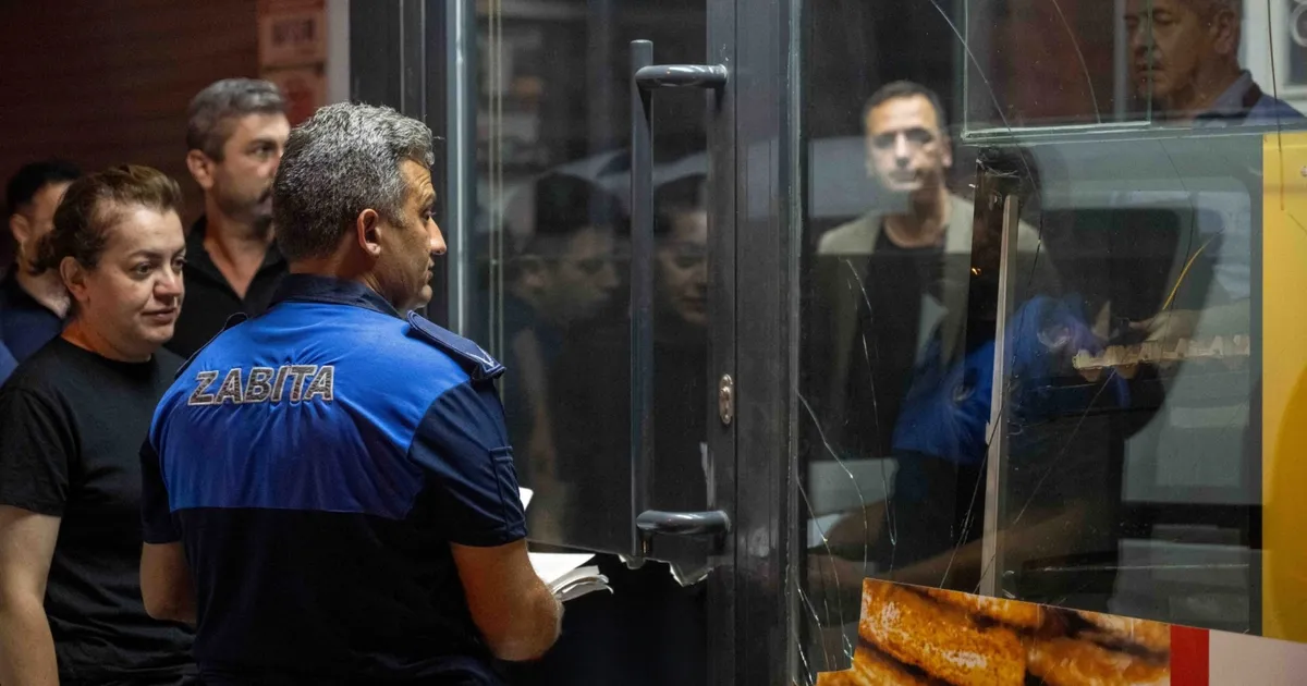 Bornova’da sabaha karşı denetim mesaisi