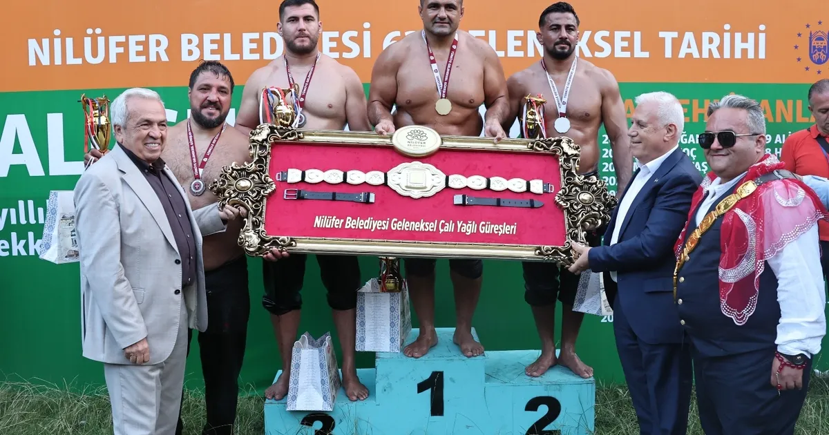 Bursa Çalı’da başpehlivan Mehmet Yeşil Yeşil oldu