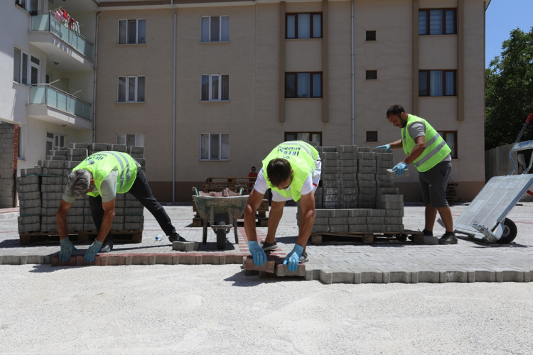 Bursa İnegöl'ün çıkmazları ücretsiz otoparka dönüşüyor