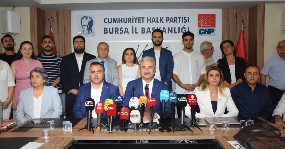CHP Bursa'dan eğitim notu: Eğitim çöküyor, MEB sınıfta kaldı!