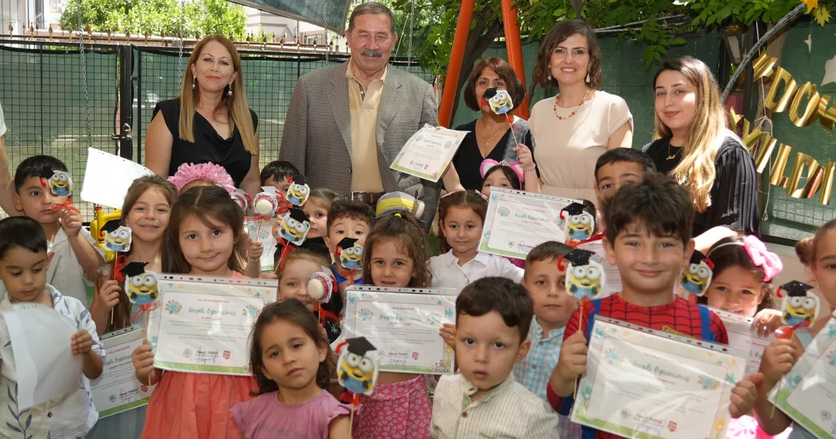 Çocuk Oyun Evi’nde dönemin yıldızları mezun oldu