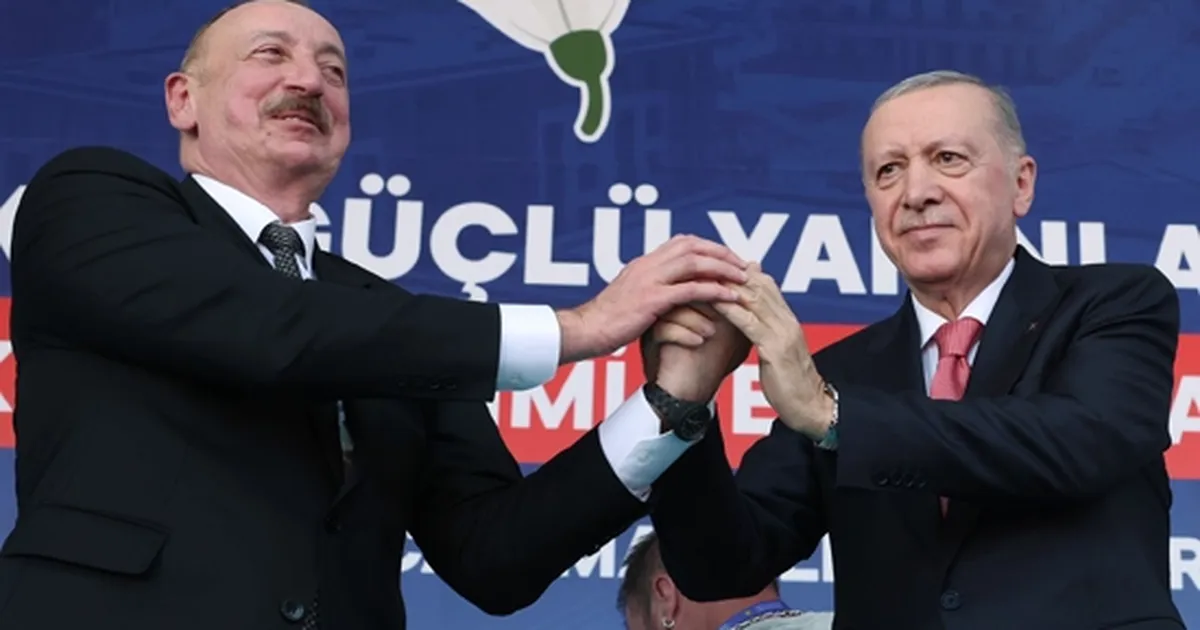 Cumhurbaşkanı Erdoğan: Deprem bölgesini yeniden ayağa kaldıracağız
