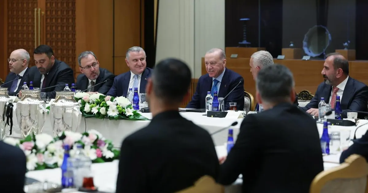 Cumhurbaşkanı Erdoğan’dan Süper Lig’e yükselen takımlara tebrik