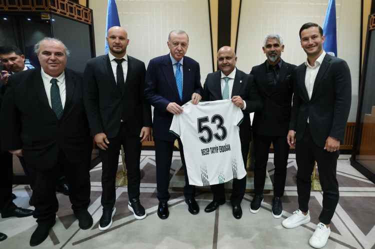 Cumhurbaşkanı Erdoğan’dan Süper Lig’e yükselen takımlara tebrik