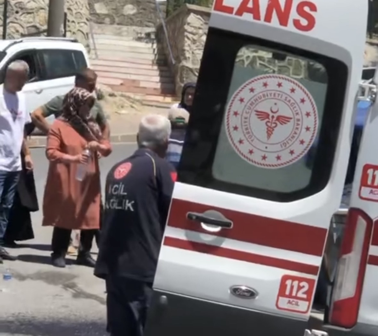 Düzce Akçakoca’da pat pat devrildi: 1 kişi yaralandı