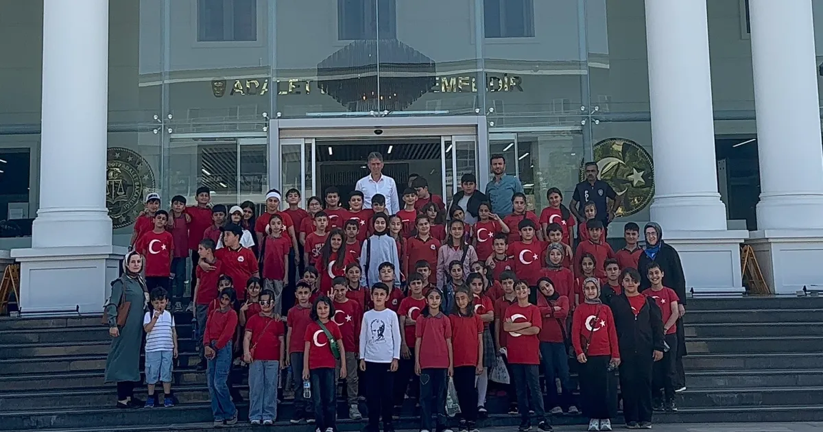 Düzce’de minik öğrencilerden Adliye ziyareti