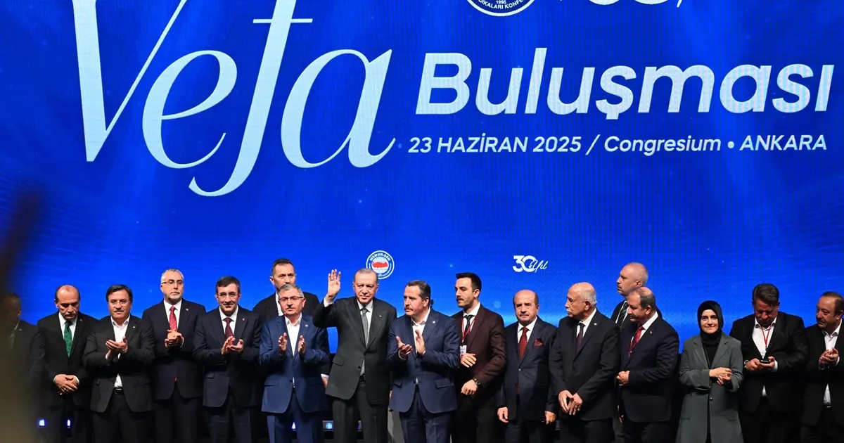 Erdoğan’dan Memur-Sen'e övgü: Milletin ve demokrasinin yanında saf tuttunuz