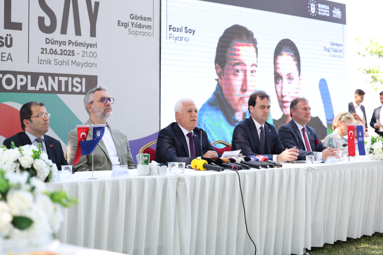 Fazıl Say'dan İznik’e özel beste