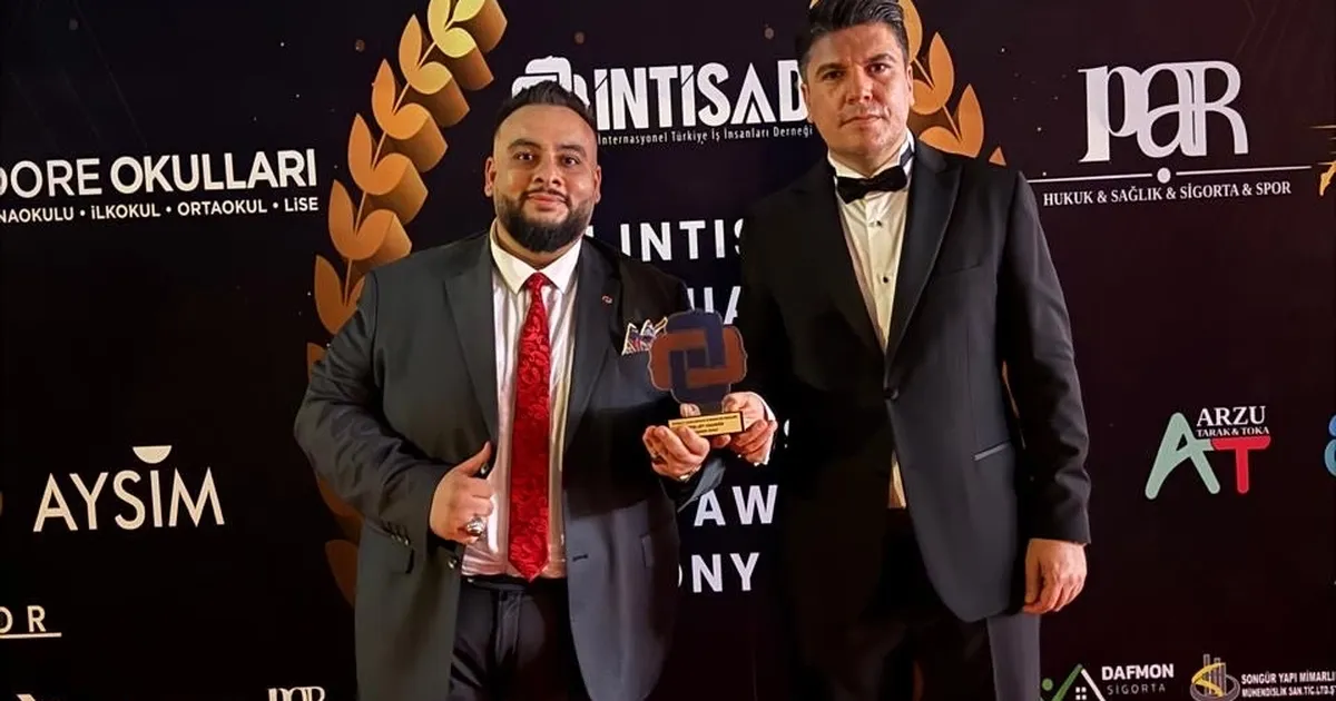 İş insanı Alioğlu’na İNTİSAD’dan başarı ödülü