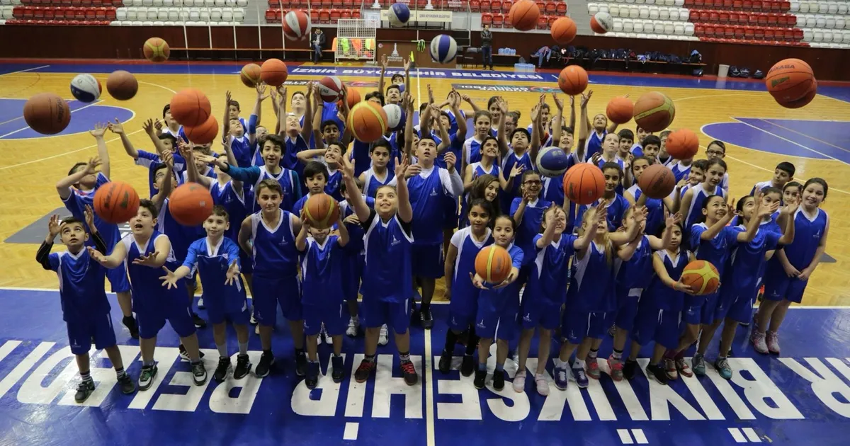 İzmir Büyükşehir'den Yaz Spor Okulları başlıyor
