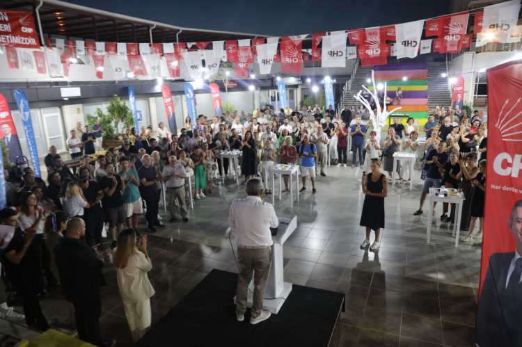 İzmir Güzelbahçe’de CHP'den emekçilere vefa
