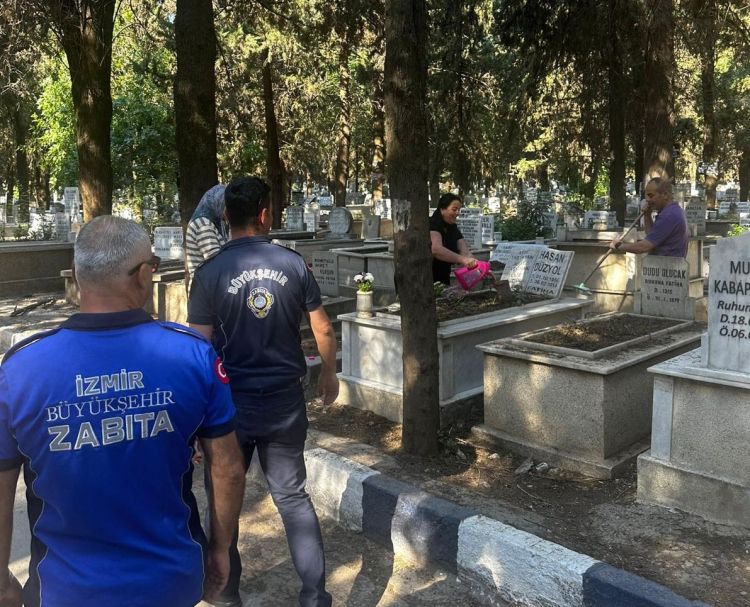 İzmir'de Büyükşehir Zabıtası bayram teyakkuzunda