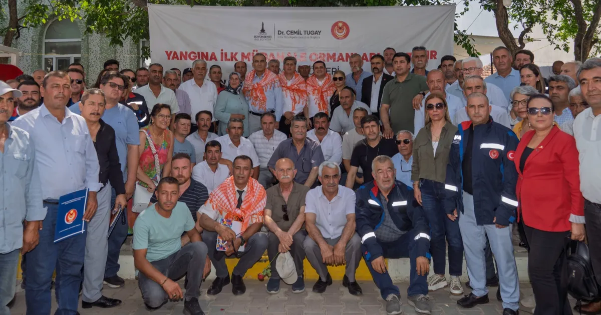 İzmir’de yangınla mücadeleye güçlü destek: 85 muhtara su tankeri