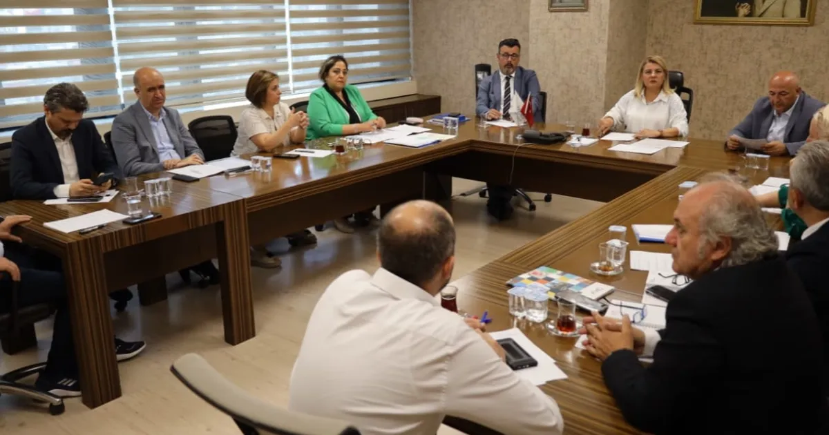 İzmit Belediyesinde başkan yardımcıları göreve başlıyor