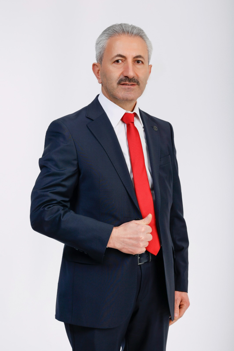 İzmit Belediyesinde başkan yardımcıları göreve başlıyor