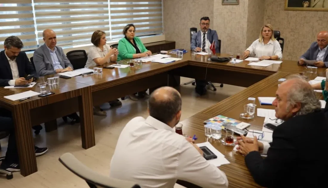 İzmit Belediyesinde başkan yardımcılığı