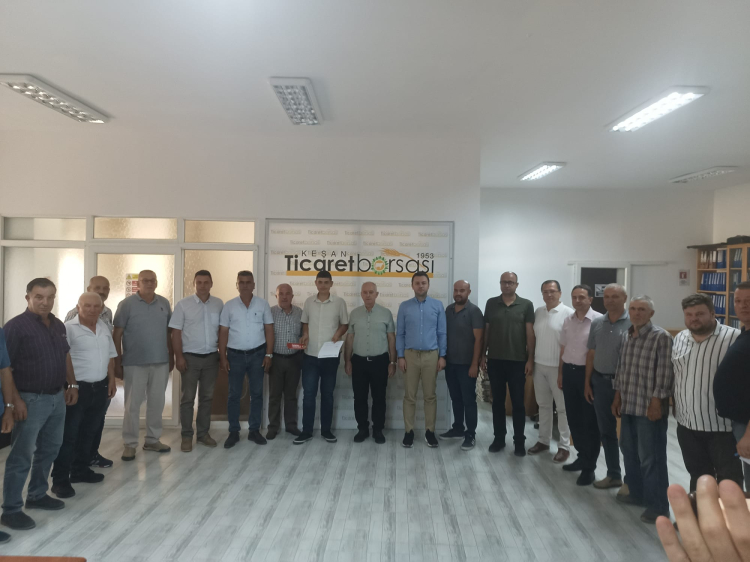 Keşan’da yılın ilk buğday hasadı satışa sunuldu