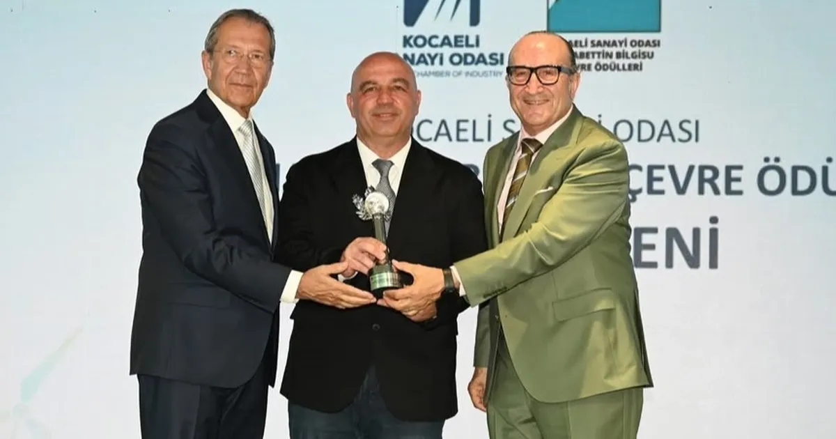 Kocaeli Büyükşehir’e 'dip çamuru'ndan çevre onuru
