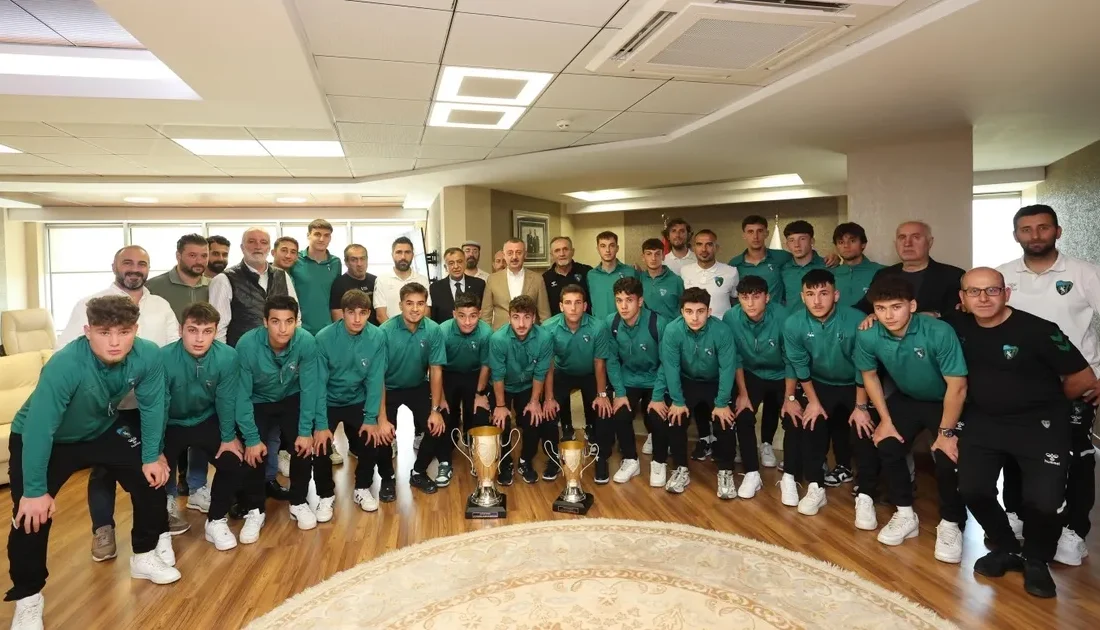 Kocaelispor’da ağabeylerinin izinden giderek