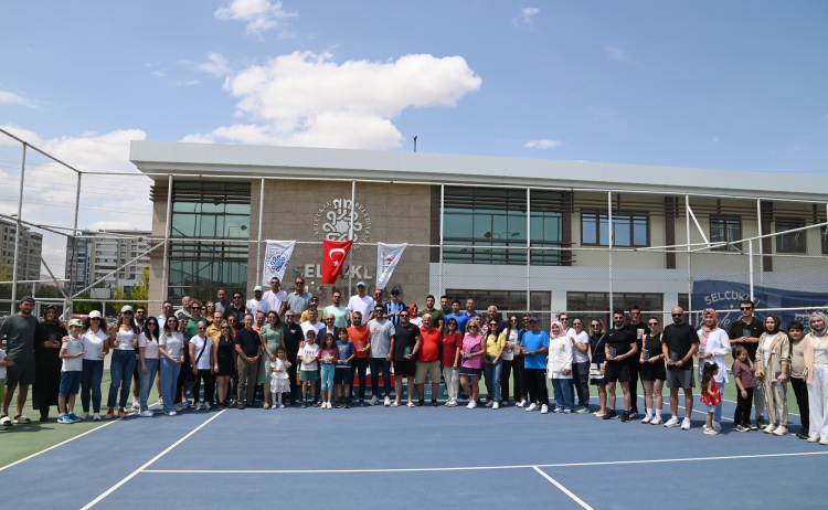 Konya Selçuklu’da tenis şöleni