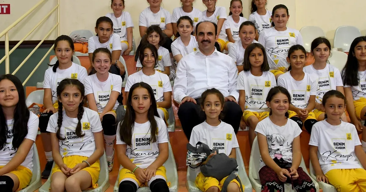 Konya’da Başkan Altay’dan yaz spor okulları için 28 ilçeye davet