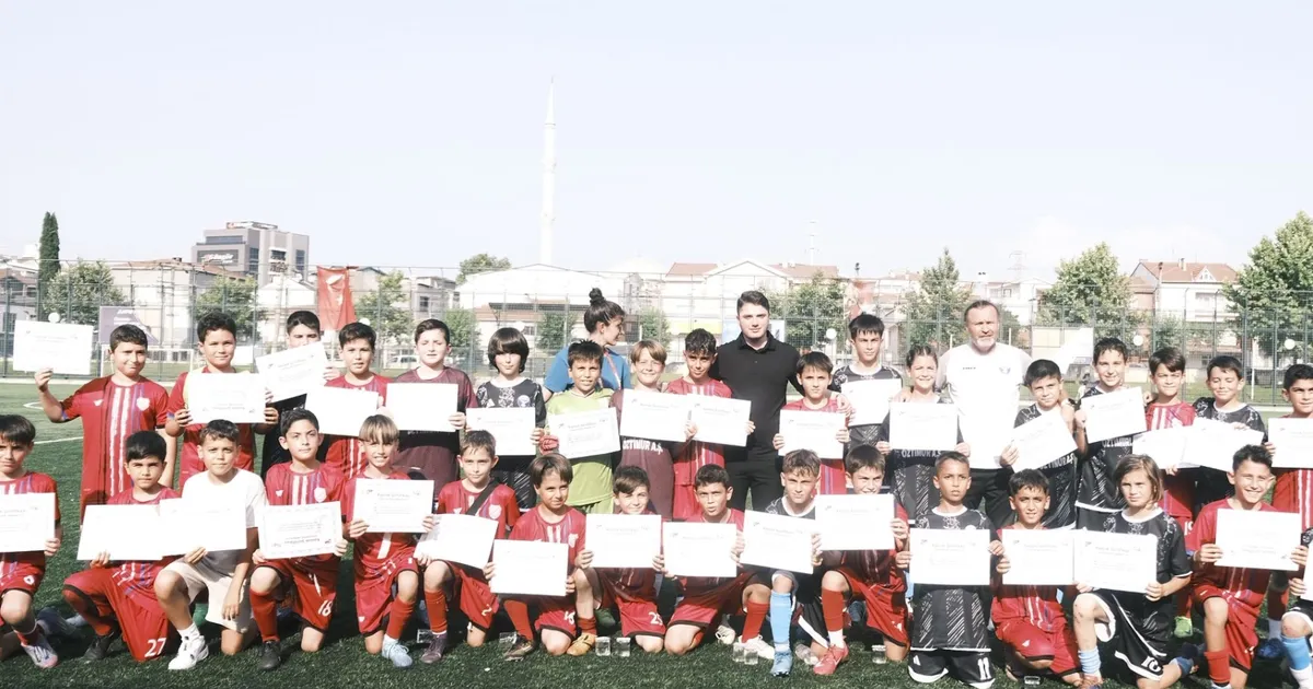 Minikler sertifikalarını Kaan Gürbüz’den aldı