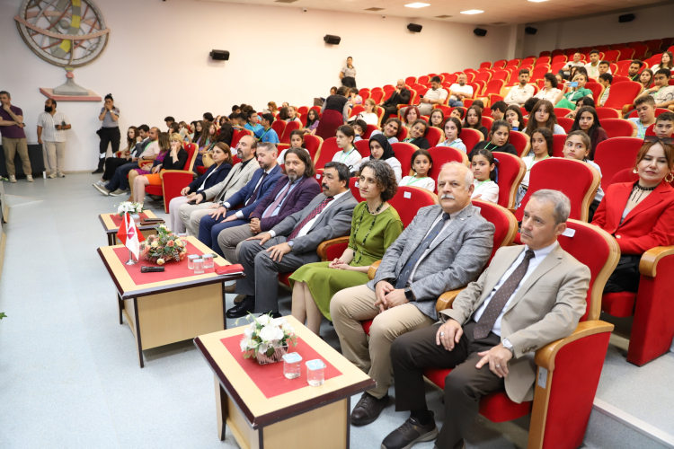 Moğolistan’daki Göktürk İzleri İKÇÜ’de konuşuldu