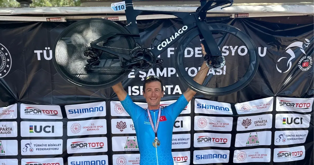 Mudanya'nın bisiklet sporcusu zirveye pedal çevirdi