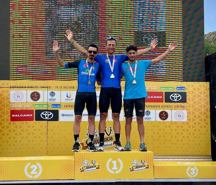 Mudanya'nın bisiklet sporcusu zirveye pedal çevirdi