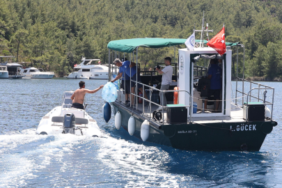 Muğla’nın mavi koyları 8 atık alım teknesiyle korunuyor
